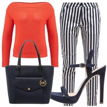 Outfit Blu navy e arancione