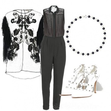 Outfit Gioco di trasparenze in bianco e nero