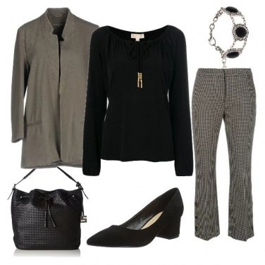 Outfit Nero e Grigio in Ufficio
