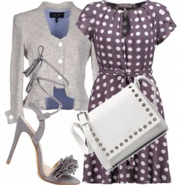 Outfit In grigio a pois...