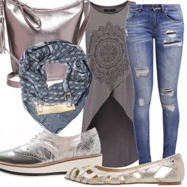 Outfit Laminato e jeans.