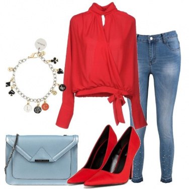 Outfit Jeans e blusa rossa