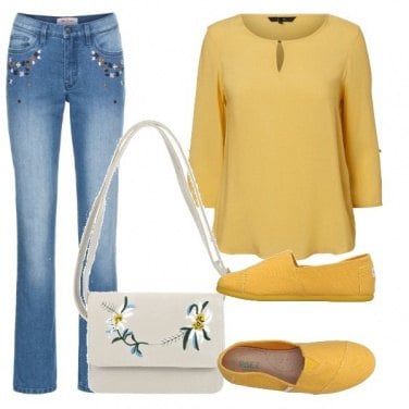 Outfit Jeans con ricami