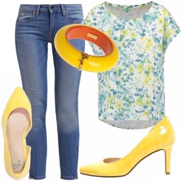 Outfit Tacco, jeans e fantasia