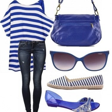 Outfit Blu jeans e righe