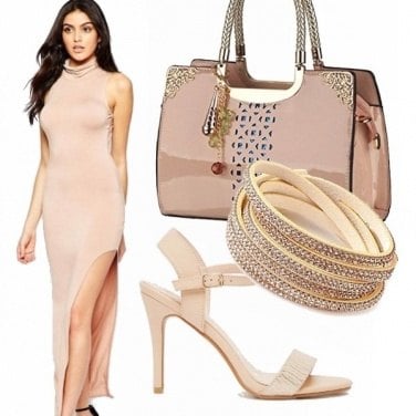 Outfit Vestito con spacco