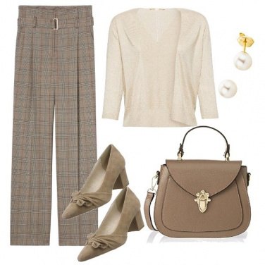 Outfit Elegante in beige
