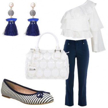 Outfit Monospalla con ruches