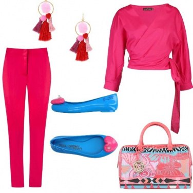 Outfit Fucsia e blu