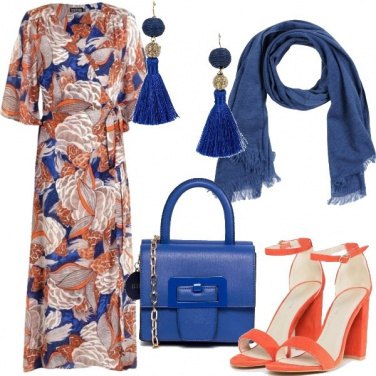 Outfit Abito Kimono floreale e accessori blu