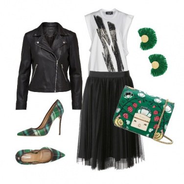 Outfit E la luna bussò