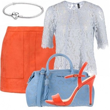 Outfit Arancione e azzurrino
