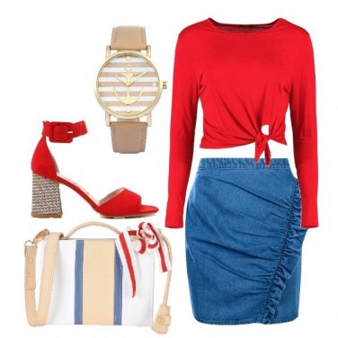 Outfit Gonna corta in jeans con volant