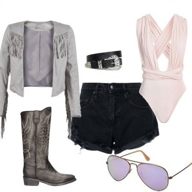 Outfit Coachella con glam