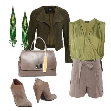 Outfit Bermuda con il fiocco