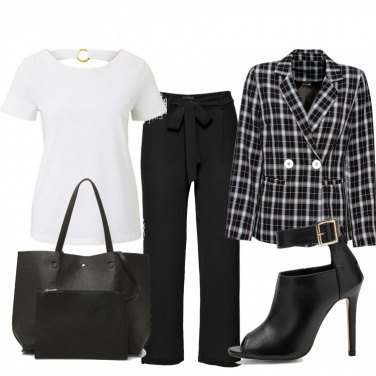 recluta Junior Alleviare look donna sabato sera con scialle sempre più  Posizione fragola