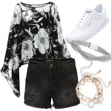 Outfit Blusa e shorts