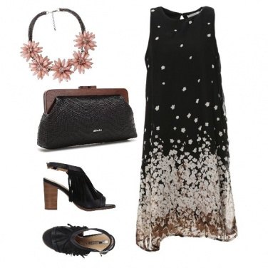 Outfit Collana fiorata