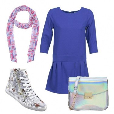 Outfit Vesto in sneakers