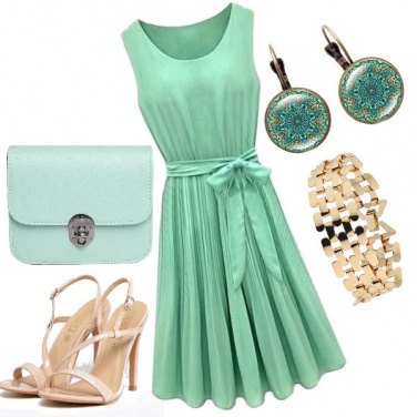 Outfit Invitata in verde acqua