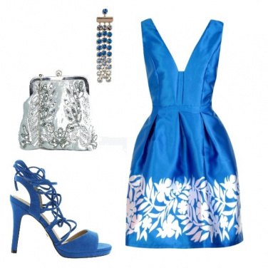 Outfit Blu elettrico, il colore di tendenza