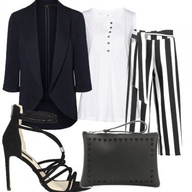 Outfit Bianco e nero con righe