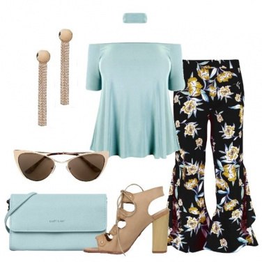 Outfit Top acqua e pantalone a fiori