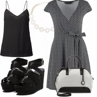 Outfit Un vestito per curve femminili