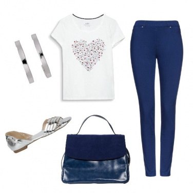 Outfit Basic in bianco e blu