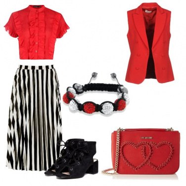 Outfit Smanicato rosso e righe