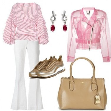 Outfit Camica a righe e sneakers