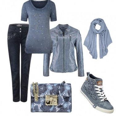 Outfit Biker azzurro polvere