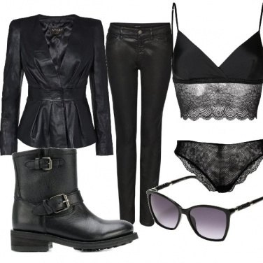 Outfit Total Black in moto