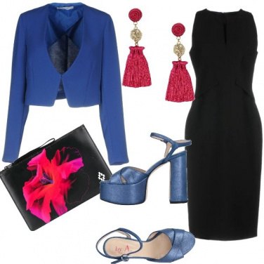 Outfit Colori accessi sul tubino nero