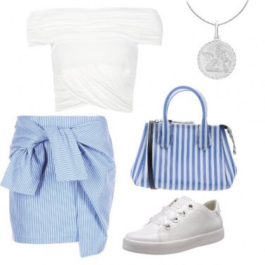 Outfit Righe bianche e azzurre
