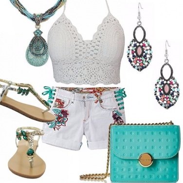 Outfit Short bianco ricamato