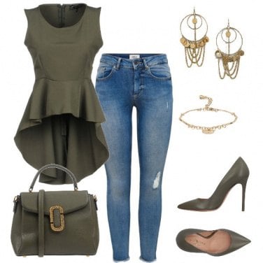 Outfit La blusa ampia nel fondo
