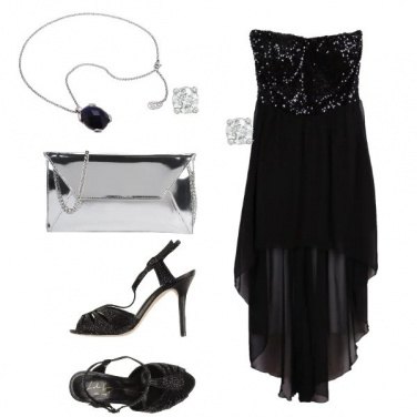 Outfit Affascinante abito nero con pailettes