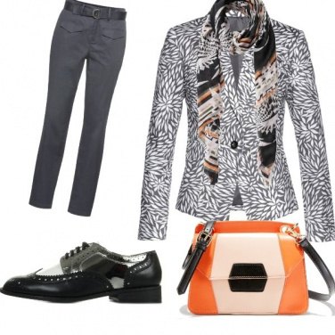 Outfit Un tocco di colore in ufficio