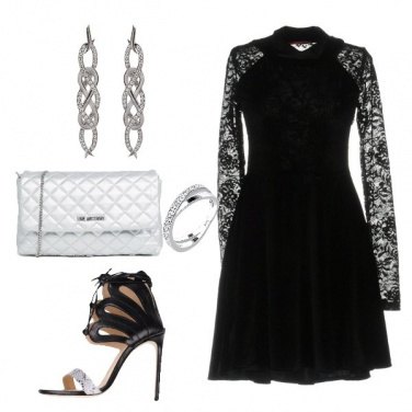 Outfit Il vestito corto in pizzo