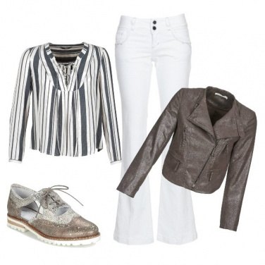 Outfit Femminile con scarpe derby