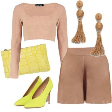 Outfit Nude e giallo fluo