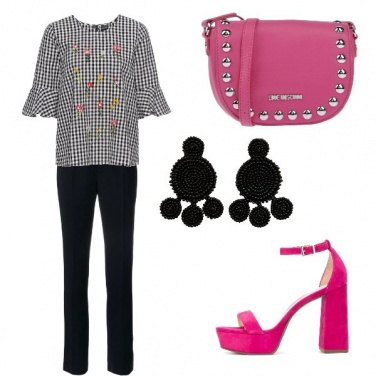 Outfit I fiori sulla blusa