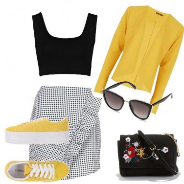 Outfit Yellow