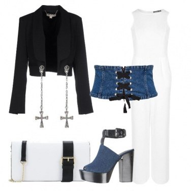 Outfit Cintura corsetto e sandali in denim