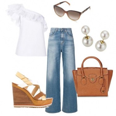 Outfit Intramontabile jeans a zampa