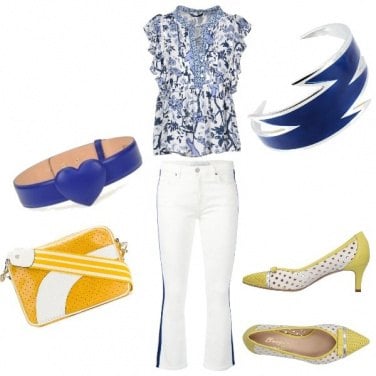 Outfit Outfit blu e giallo con cintura trendy