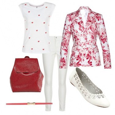 Outfit Praticità in bianco e rosso