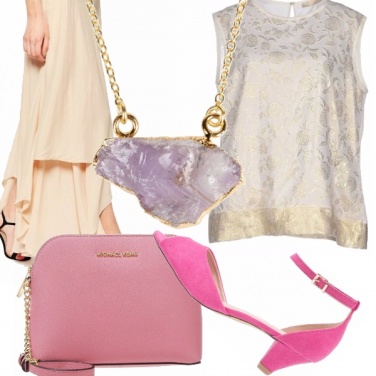 Outfit World is pink