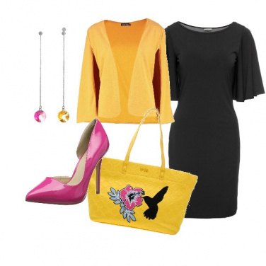 Outfit Giallo e fucsia su sfondo nero